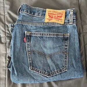 Levi’s 505 Regular Fit Jeans Medium Wash Size 36
